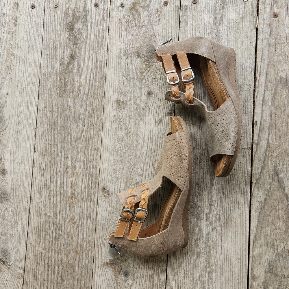 Biza Monica Size 37 Leather Upper Low Wedge Sandal Brown Buckle Ankle 6 6.5
